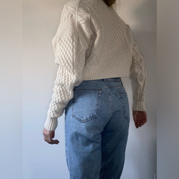 Aritzia Sunday Best Peggy Cropped Sweater (Small, Whisper White) - Picture 7 of 9